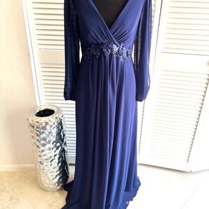 Elegant Navy Blue Evening Gown